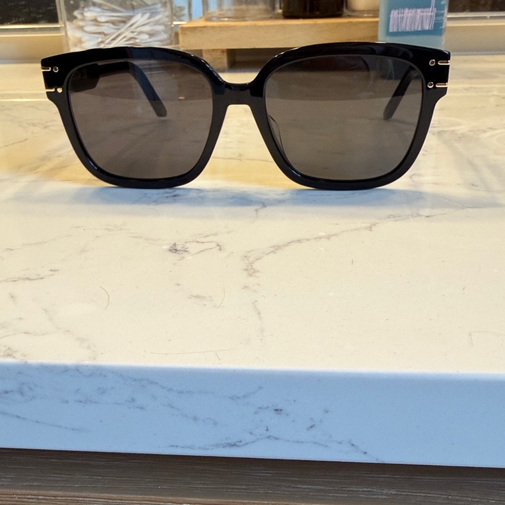 DIOR DiorSignature S7F black Sunglasses - Picture 7 of 7